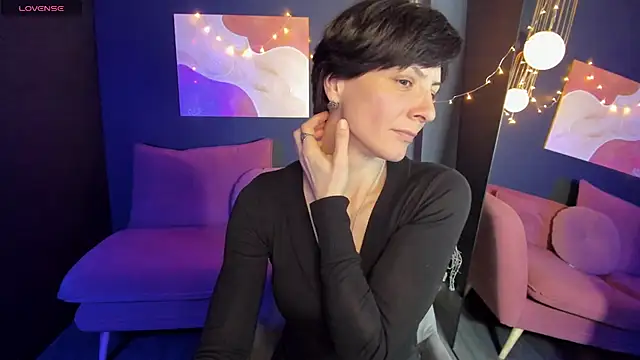 Snapshot of LorenDaze chatting on January 17, 1:56 pm LorenDaze online show from January 17, 1:56 pm