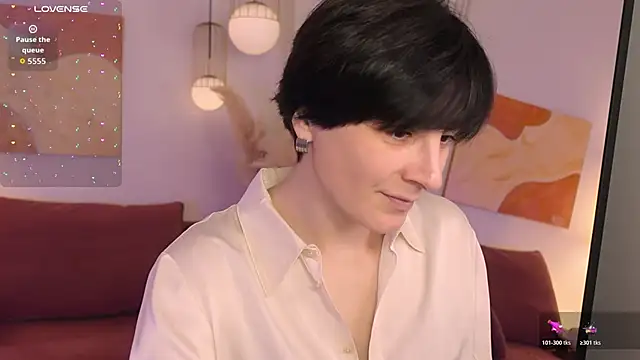 LorenDaze online show from April 3, 1:50 pm