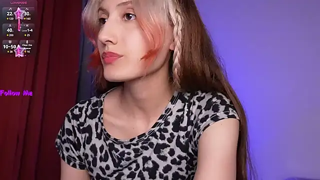 Snapshot of lola_vlad chatting on February 19, 1:51 am lola vlad online show from February 19, 1:51 am