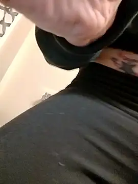 eatmeplease44 online show from January 10, 11:27 am