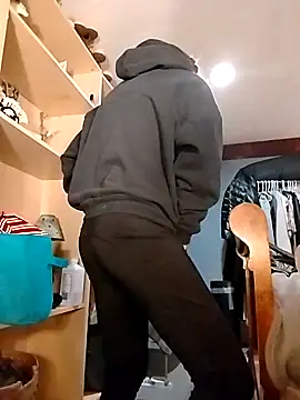 eatmeplease44 online show from April 14, 3:22 am