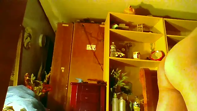 eatmeplease44 online show from October 13, 4:25 am