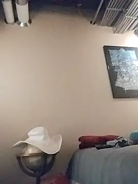 eatmeplease44 online show from September 22, 7:20 pm