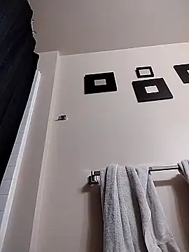 eatmeplease44 online show from March 22, 7:59 pm