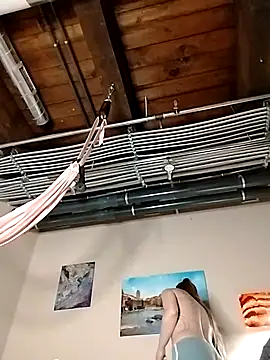 eatmeplease44 online show from March 27, 7:04 pm