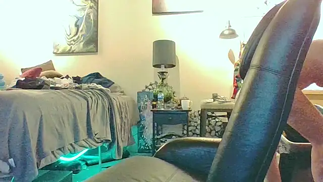 eatmeplease44 online show from November 4, 5:00 am