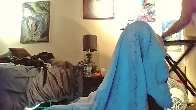 eatmeplease44 online show from November 7, 8:35 pm