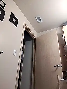 eatmeplease44 online show from February 12, 6:40 pm