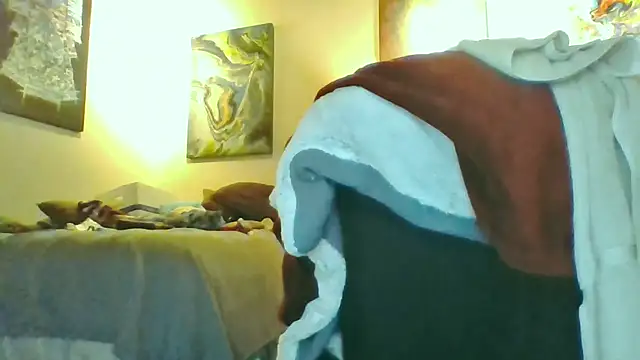 eatmeplease44 online show from September 30, 8:48 pm