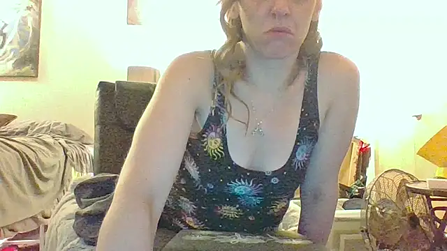 eatmeplease44 online show from October 20, 7:53 am