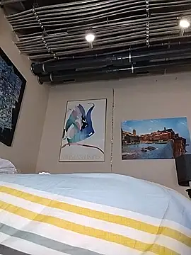 eatmeplease44 online show from May 25, 9:24 pm