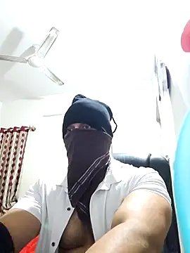 Snapshot of kaizercool1 chatting on January 23, 5:45 am kaizercool1 online show from January 23, 5:45 am