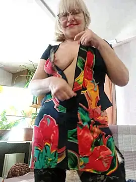 IrmaRose online show from January 19, 6:28 am