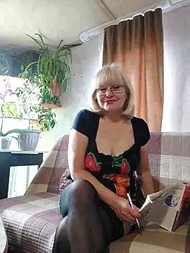 IrmaRose online show from October 2, 5:00 am