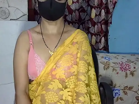 Snapshot of Indian_Horny_Wife chatting on June 28, 12:39 am Indian Horny Wife online show from June 28, 12:39 am
