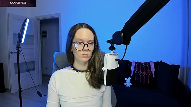 DivineBite online show from March 6, 4:35 pm