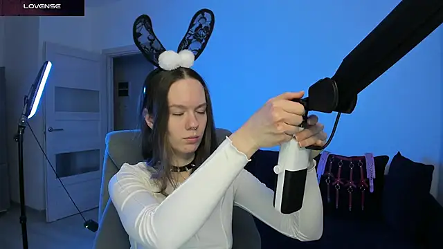 DivineBite online show from February 23, 2:39 pm