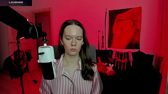 DivineBite online show from April 4, 5:30 pm