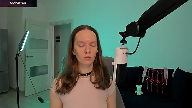 DivineBite online show from February 22, 1:35 pm