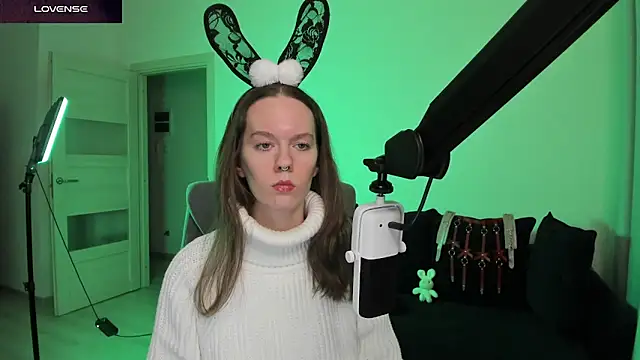 DivineBite online show from February 24, 5:58 pm