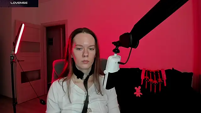 DivineBite online show from March 7, 3:50 pm