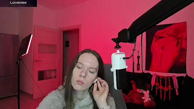 DivineBite online show from March 21, 5:06 pm