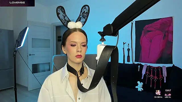 DivineBite online show from March 12, 5:17 pm