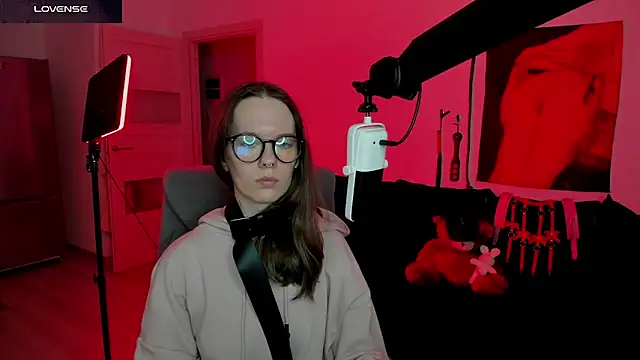 DivineBite online show from April 1, 4:26 pm