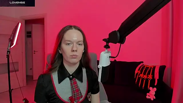 DivineBite online show from February 19, 5:32 pm