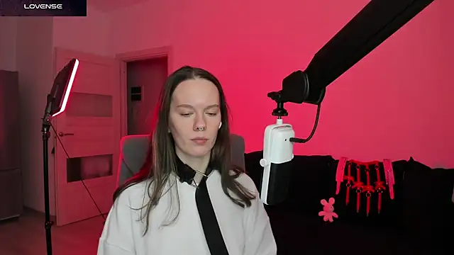 DivineBite online show from March 9, 3:15 pm