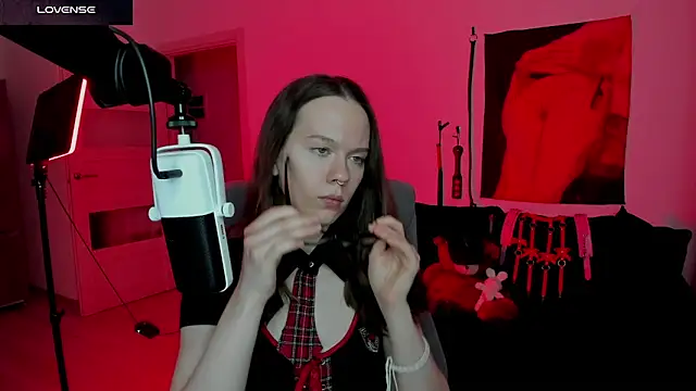 DivineBite online show from April 6, 4:52 pm