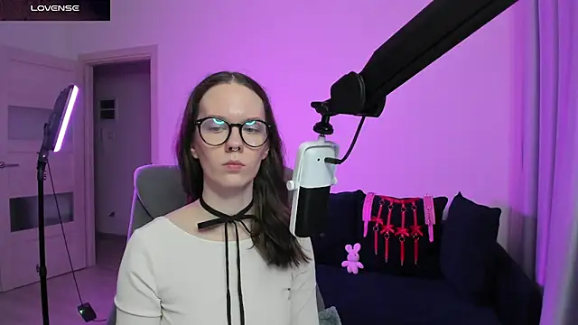 DivineBite online show from March 2, 4:58 pm