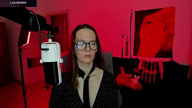 DivineBite online show from April 7, 5:15 pm