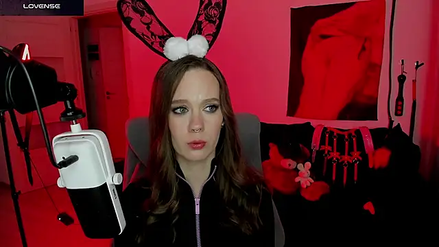 DivineBite online show from April 10, 6:59 pm