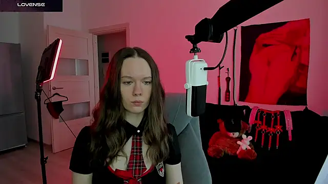 DivineBite online show from April 3, 1:28 pm