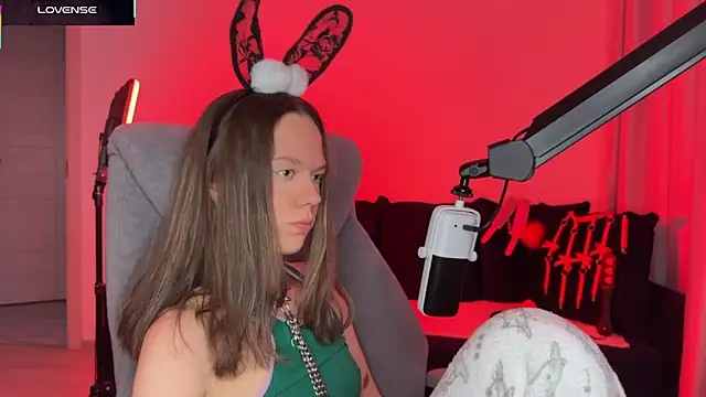 DivineBite online show from October 27, 12:17 pm