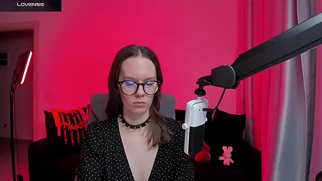 DivineBite online show from February 10, 5:45 pm