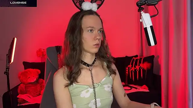 DivineBite online show from September 21, 3:28 pm