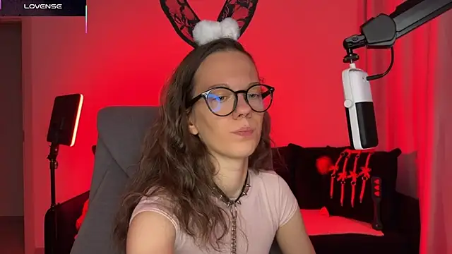 DivineBite online show from October 10, 3:46 pm