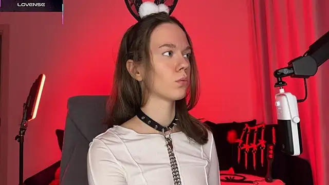 DivineBite online show from November 2, 3:06 pm