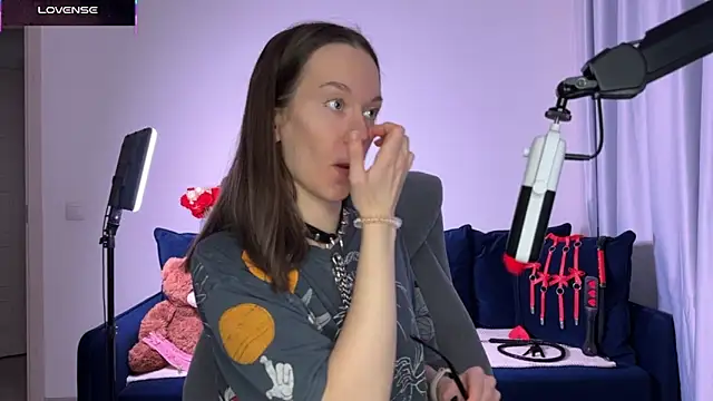DivineBite online show from October 21, 5:12 pm