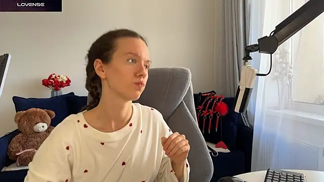 DivineBite online show from September 19, 2:21 pm