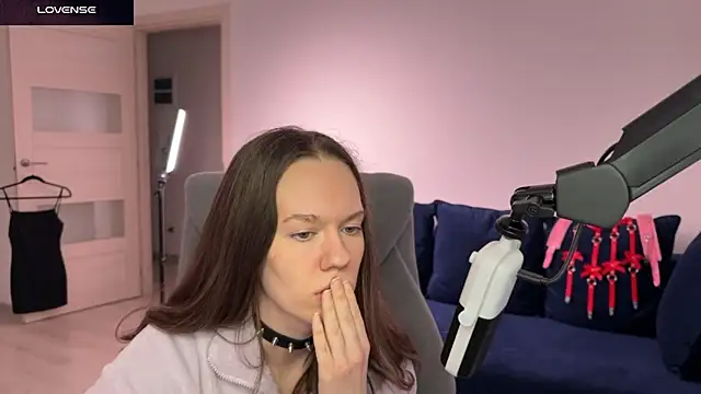 DivineBite online show from January 31, 7:12 pm