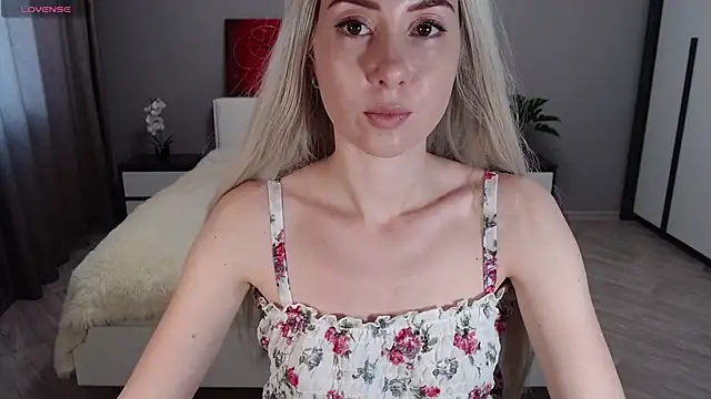 Snapshot of VictoriaTiger chatting on March 12, 1:51 pm VictoriaTiger online show from March 12, 1:51 pm