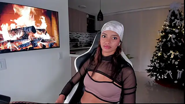 liagirl cute online show from December 19, 4:49 am