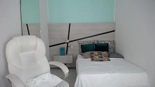 kimara lion online show from September 23, 8:05 pm