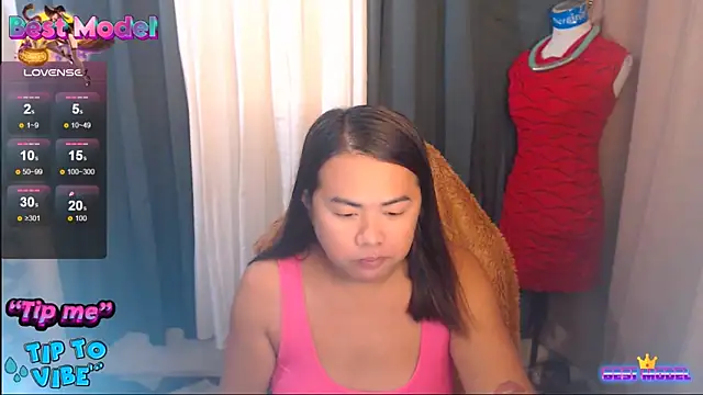 Snapshot of MagnificatMistress chatting on November 24, 1:27 am MagnificatMistress online show from November 24, 1:27 am