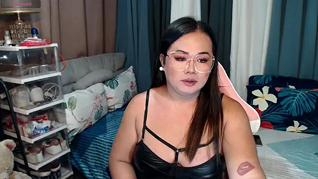 Snapshot of MagnificatMistress chatting on January 20, 5:37 pm MagnificatMistress online show from January 20, 5:37 pm