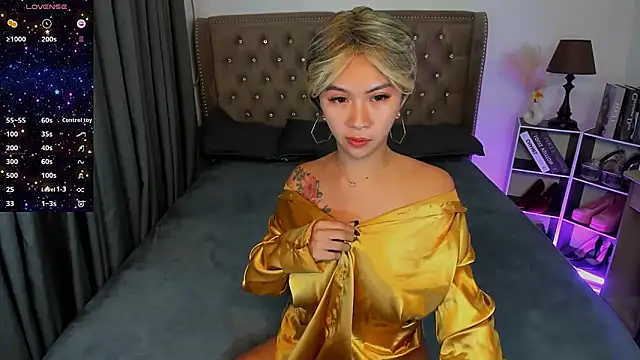 Lady Riley online show from May 24, 2:55 am