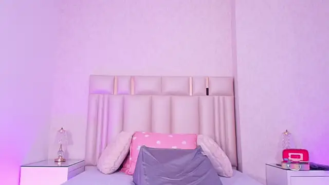  carolina fox online show from March 27, 3:15 am